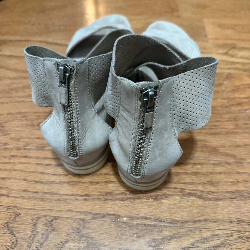 Eileen Fisher Size 8.5 Tan Sport Perforated Nubuck Ankle Wrap Platform Sandals‎